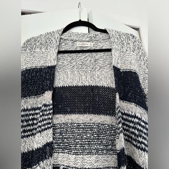 Abercrombie Knit Patterned Cardigan - Picture 3 of 3